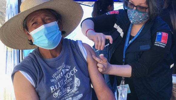 Putre: Servicio de Salud, SEREMI y municipio realizaron actividad de refuerzo de vacunación covid e influenza